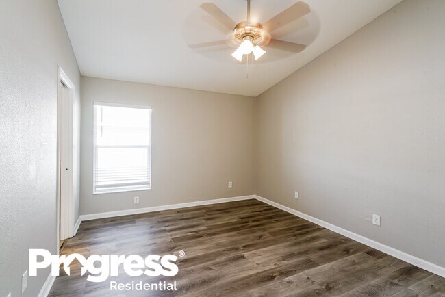 Building Photo - 9837 Violet Dr