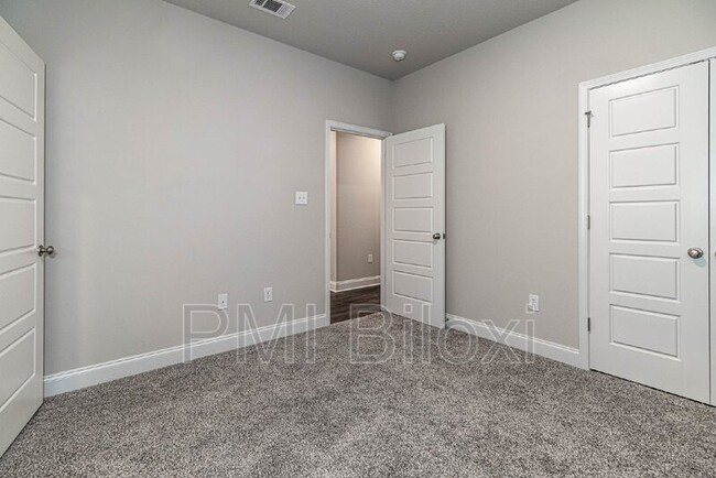 Building Photo - 12253 Savannah Cir