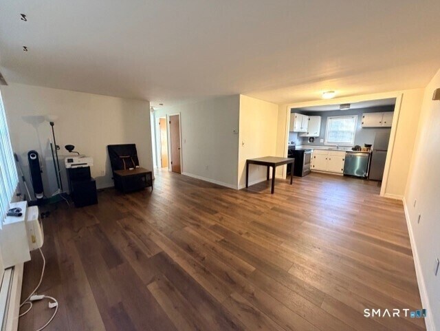 Building Photo - 5 Grandview Dr