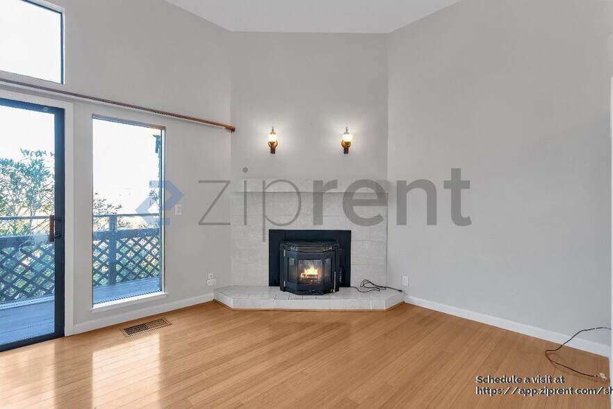 Building Photo - 123 Buckelew St