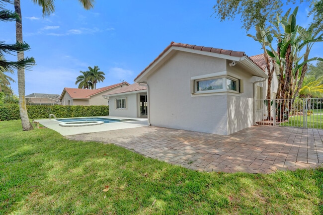Building Photo - 10304 NW 50th Ct