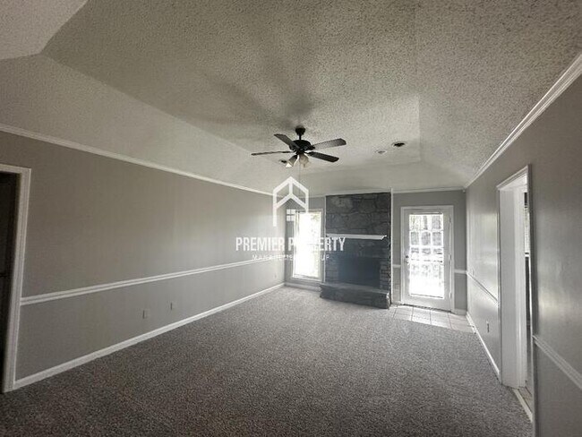 Building Photo - 3482 Kirby Terrace Dr