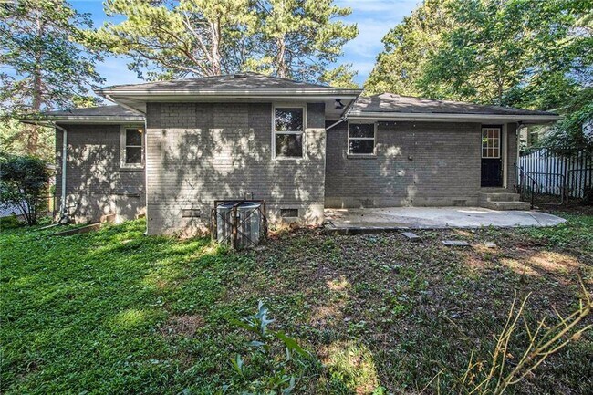 Building Photo - 1686 Derrill Dr