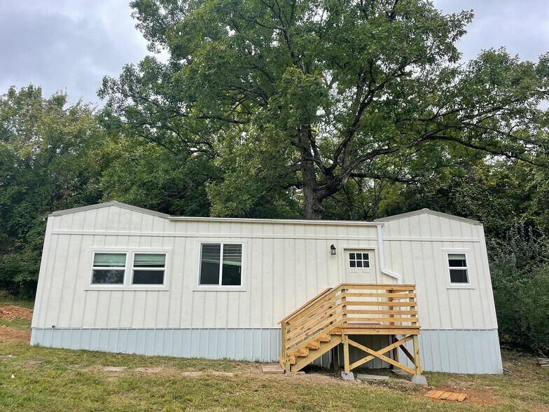 Building Photo - 8192 MO-176