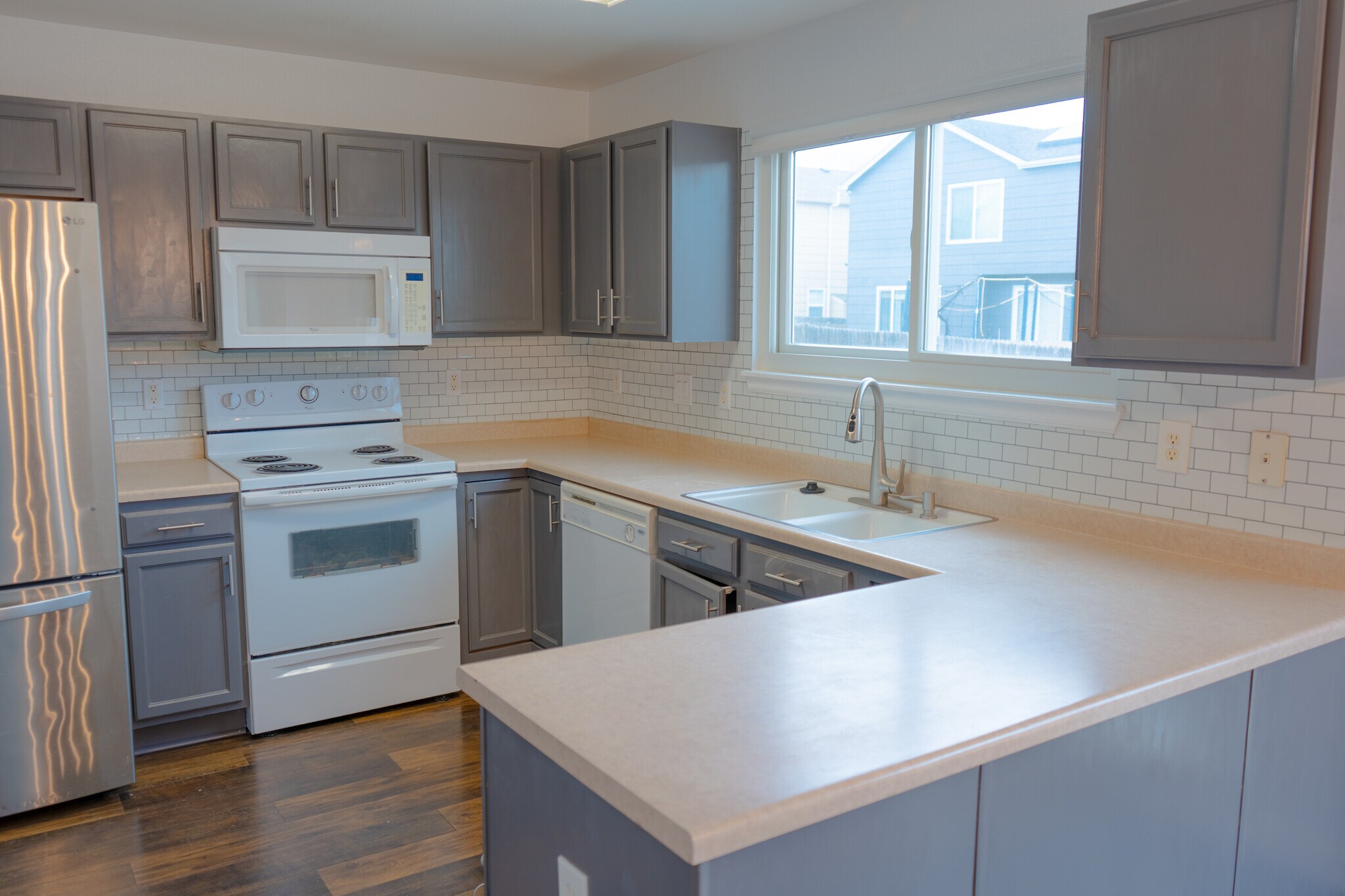 Building Photo - 307 Benton St