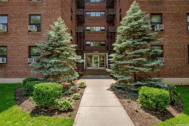Building Photo - 211-6 75th Ave