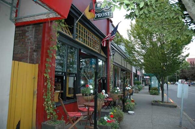 Building Photo - 6714 Greenwood Ave N