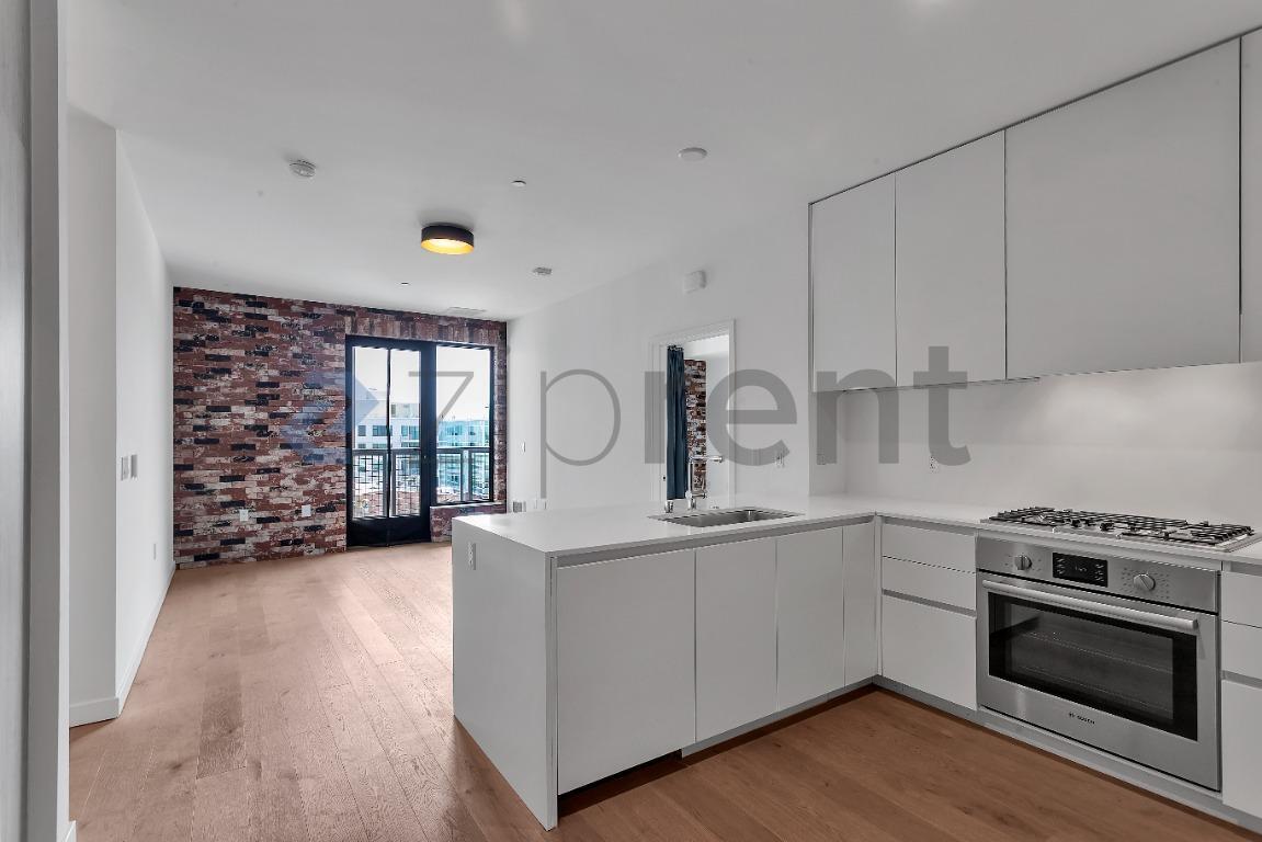 Building Photo - Unit 404