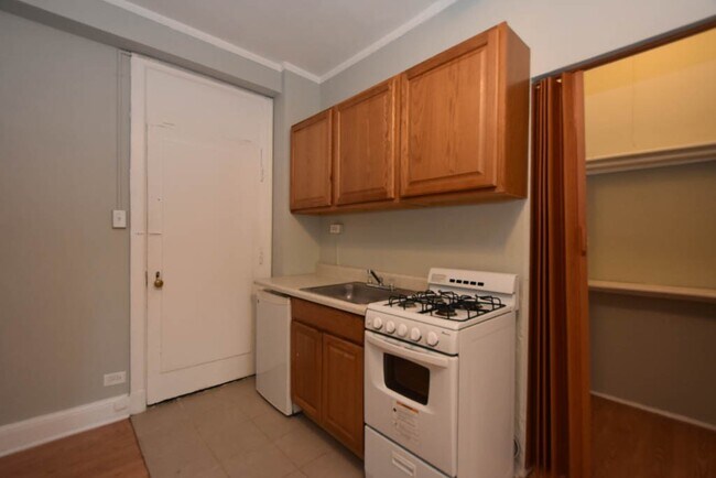 Building Photo - 3836 N Fremont St