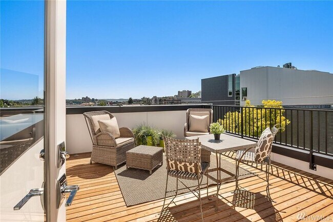 Building Photo - 1112 13th Ave