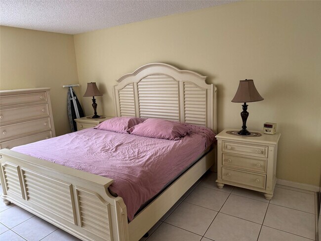 Building Photo - 111 Briny Ave