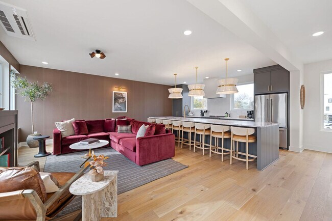 Building Photo - 1117 3rd Ave S