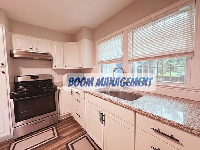 Building Photo - 185 Lawndale Ave