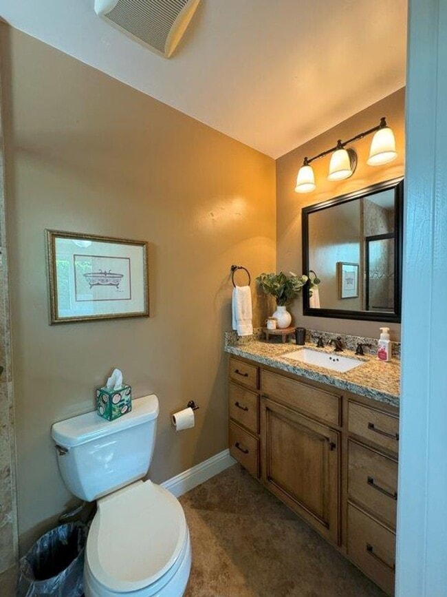 Building Photo - Stunning 3-Bedroom Home with Pool in South...