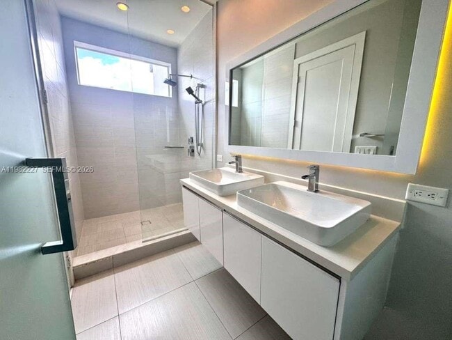 Building Photo - 6458 NW 103rd Psge