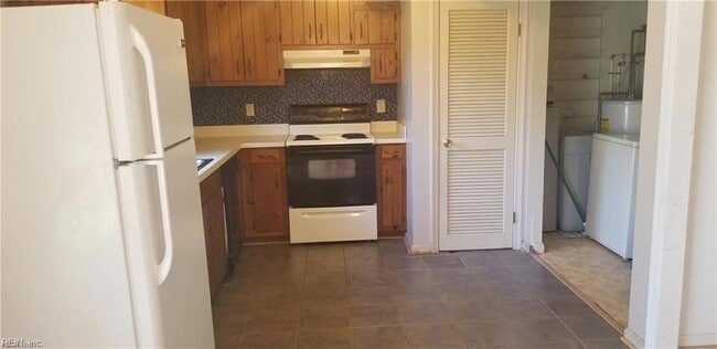 Building Photo - 415 Bryan Ct