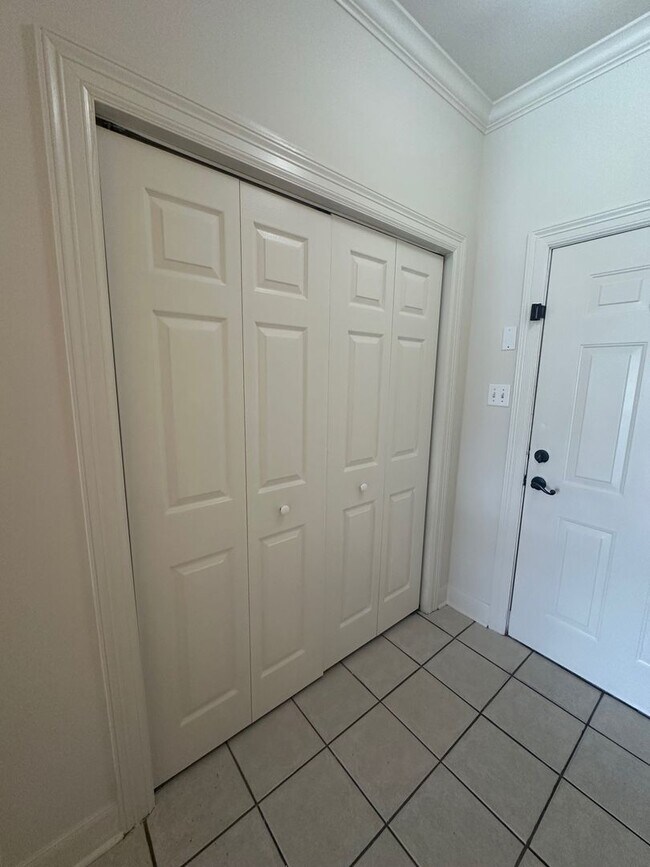 Building Photo - 12386 River Highlands Dr