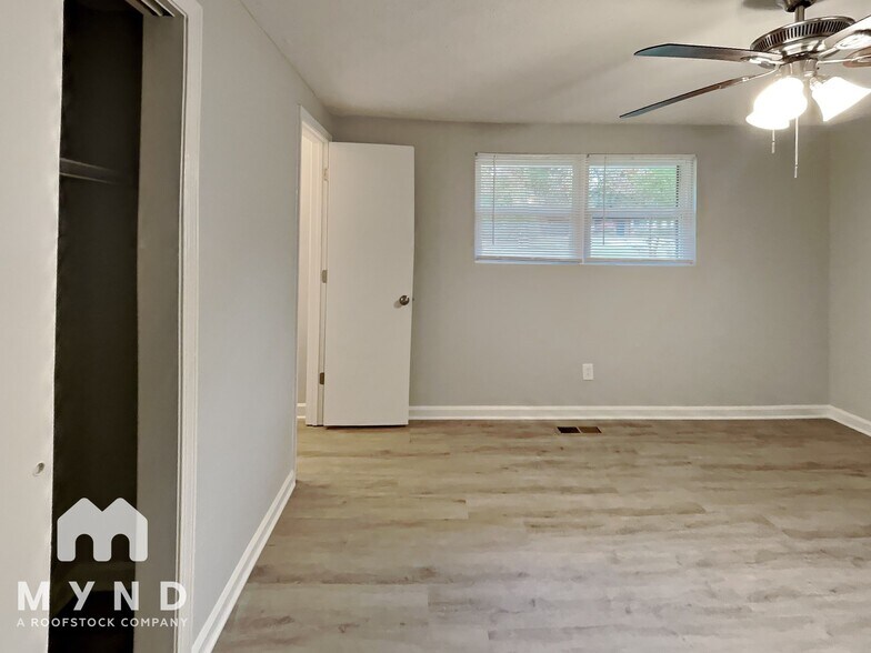 Building Photo - 6150 Lullwater Dr