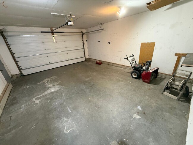 Building Photo - East Side Home for Rent