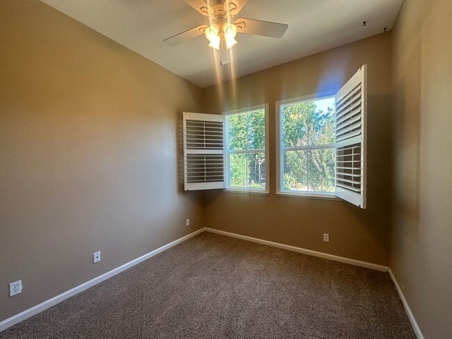 Building Photo - 9456 Vintner Cir