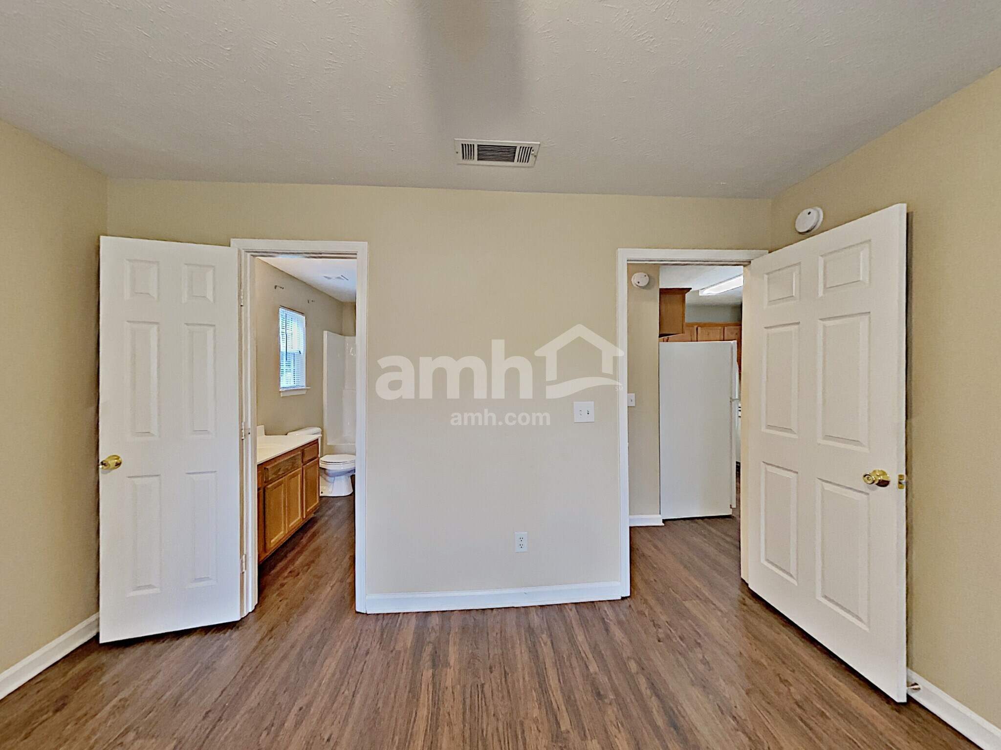 Building Photo - 1124 Benton Mason Dr