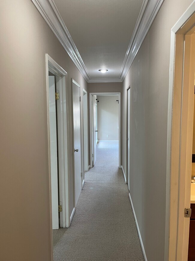 Building Photo - 6099 Majors Ln
