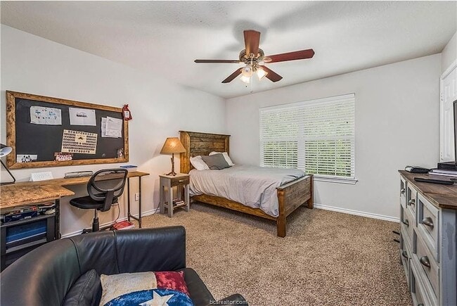 Building Photo - 1403 Medina Dr