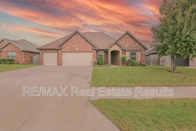 Primary Photo - 2202 SW Tupelo Ave