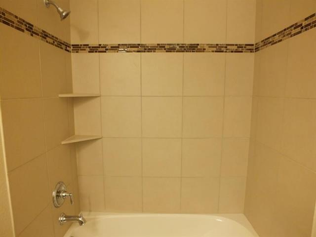 Building Photo - 620 Calliopsis St