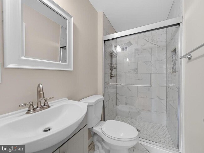 Building Photo - 15057 Cherrydale Dr