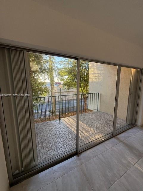 Building Photo - 4500 W 19th Ct