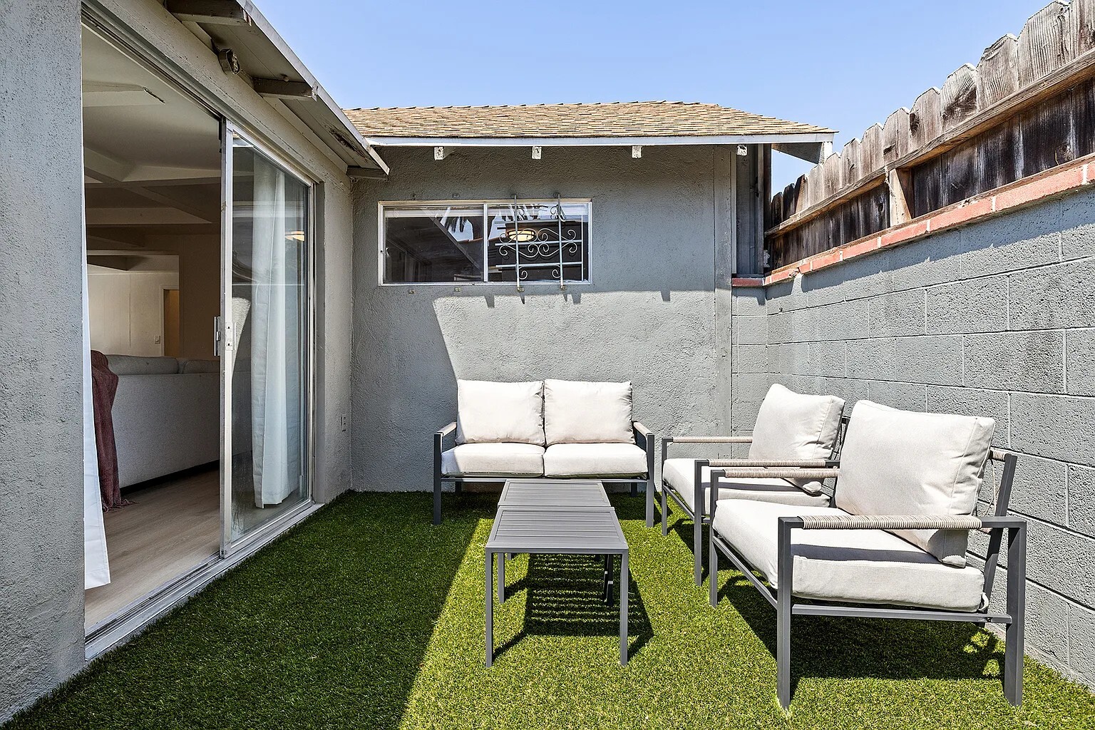 Building Photo - 619 W Kelso St