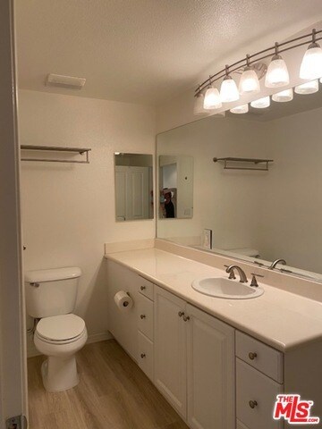 Building Photo - 6020 S Seabluff Dr