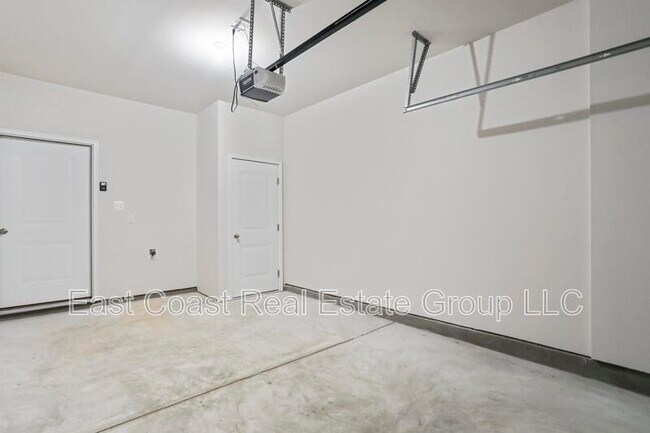 Building Photo - 29 Paddington St