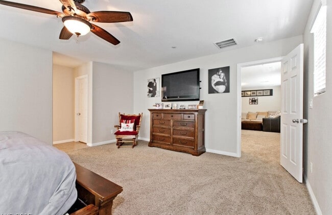 Building Photo - 945 Spiracle Ave