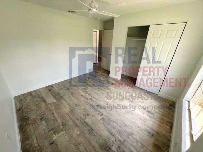 Building Photo - 4142 Iola Dr