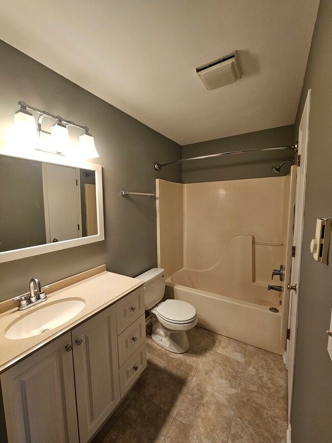 Building Photo - 1354 Cunat Ct