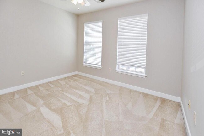 Building Photo - 13003 Belle Meade Trace