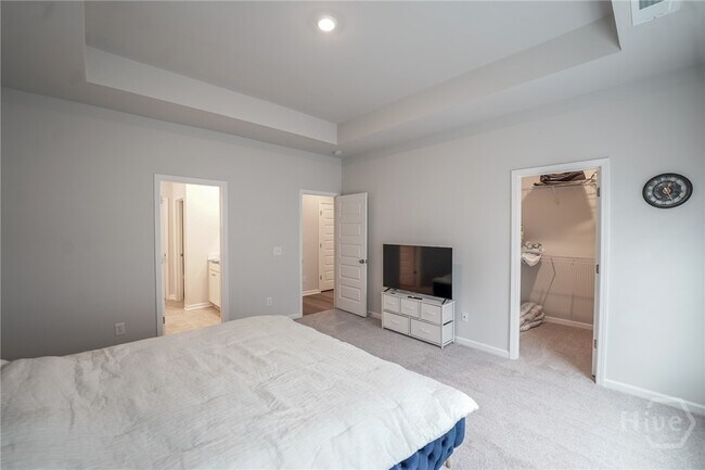 Building Photo - 109 Binscombe Ln