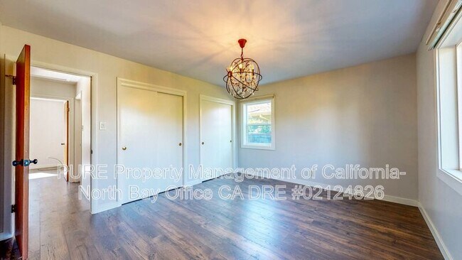 Building Photo - 1827 Creekside Rd