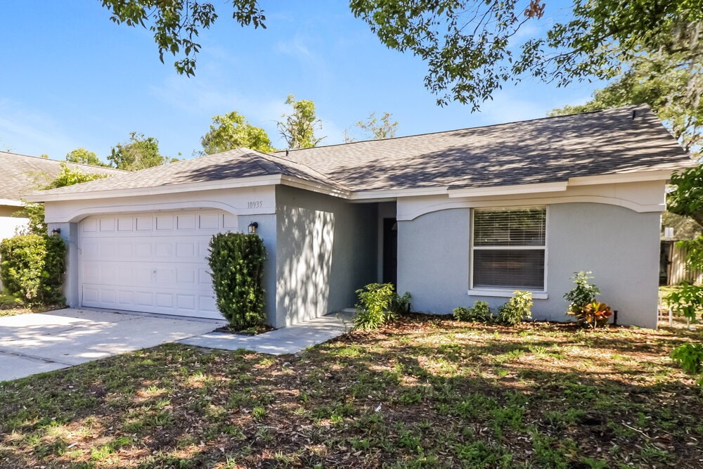 Building Photo - 10935 Livingston Dr