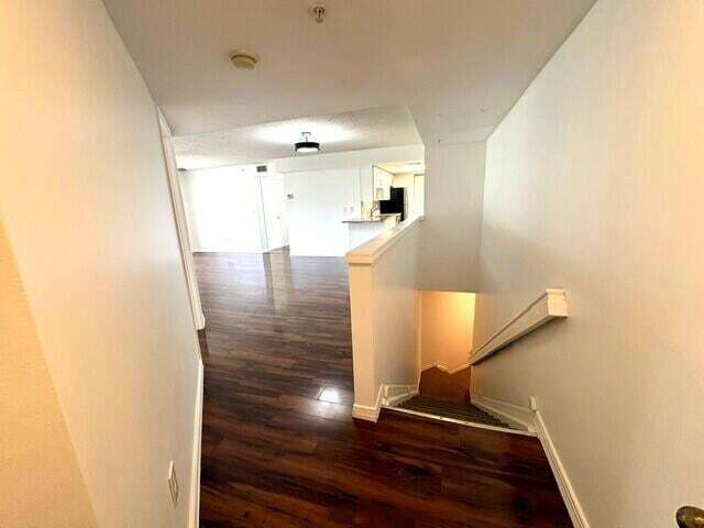 Building Photo - 100 Crestwood Ct N