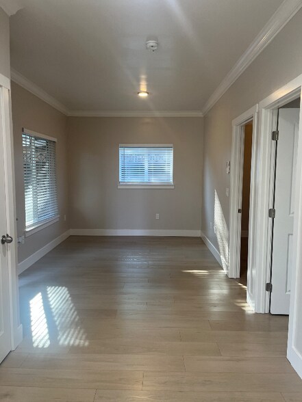 Building Photo - 6310 Ventura St
