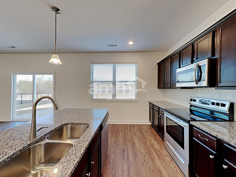 Building Photo - 4852 Chutney Dr