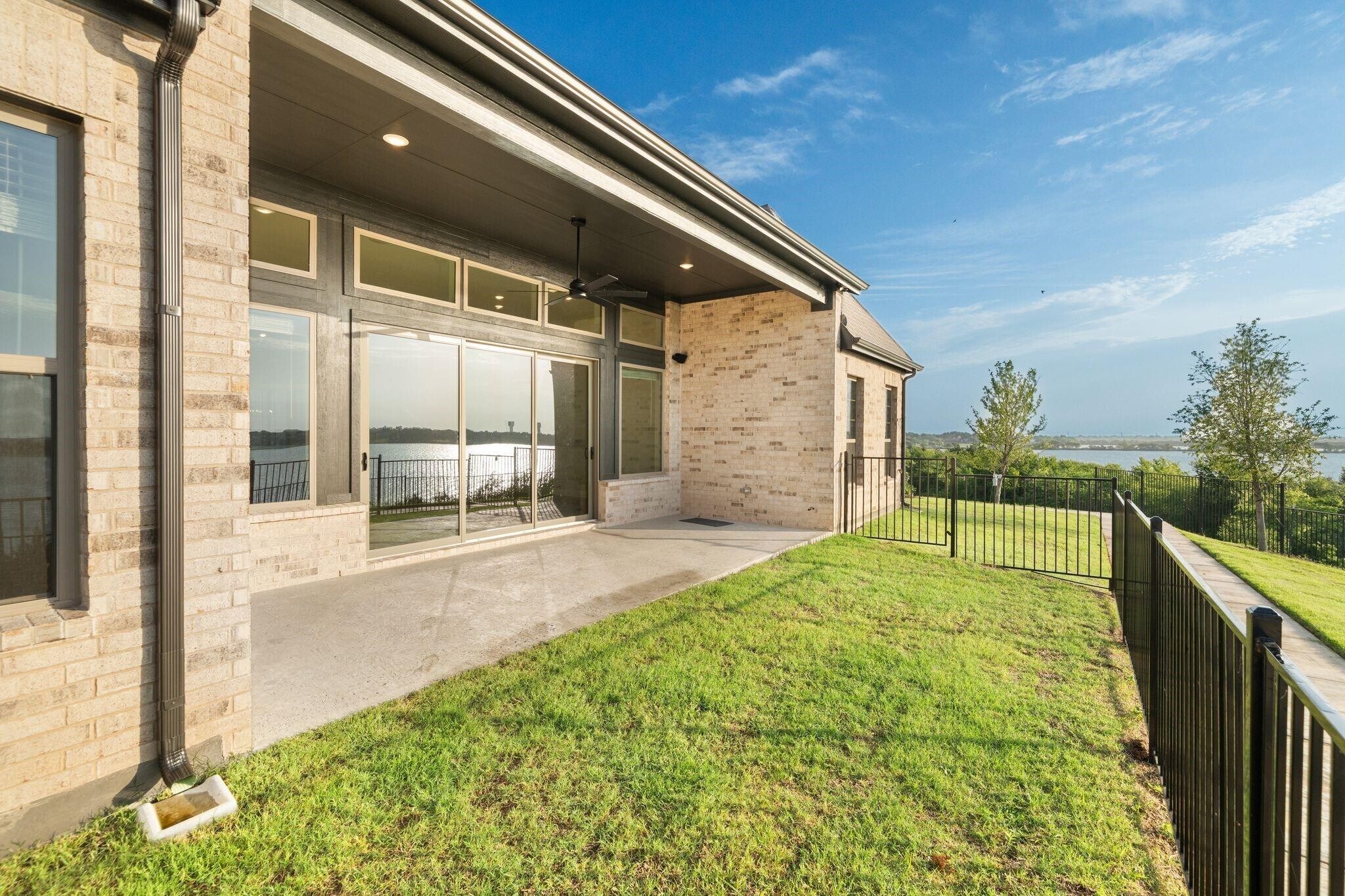 Building Photo - 2300 Fairwater Mews