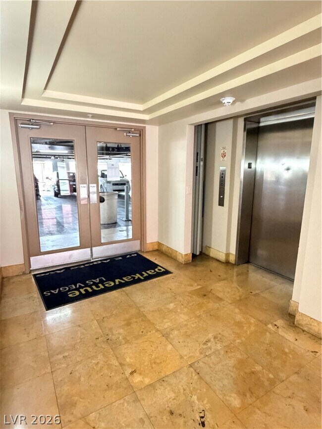 Building Photo - 87 E Agate Ave