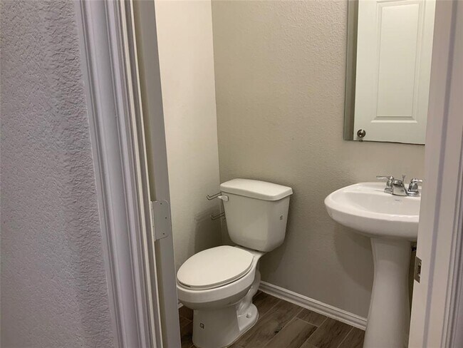 Building Photo - 7310 Saddle Tree Dr