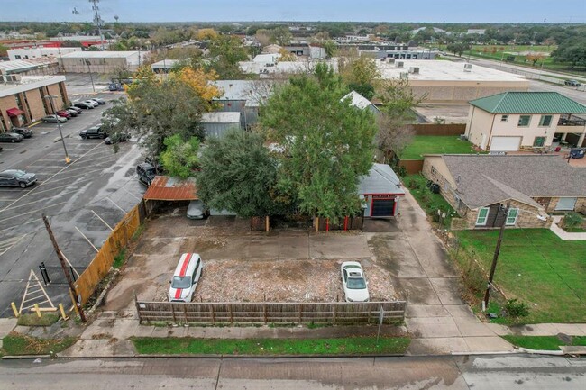 Building Photo - 5419 Gulfton St