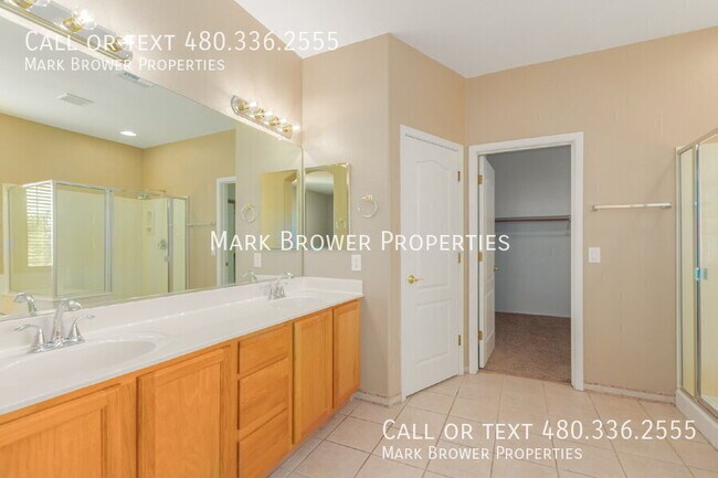 Building Photo - 1462 W. Roadrunner Dr.