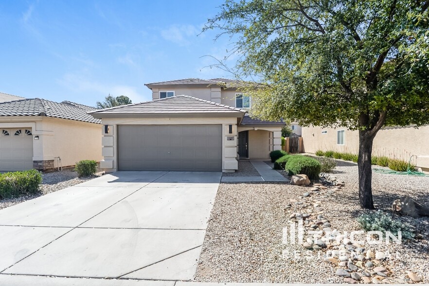 Primary Photo - 1149 E Lakeview Dr